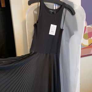 Theory NWT Belsay Rib pleated dress